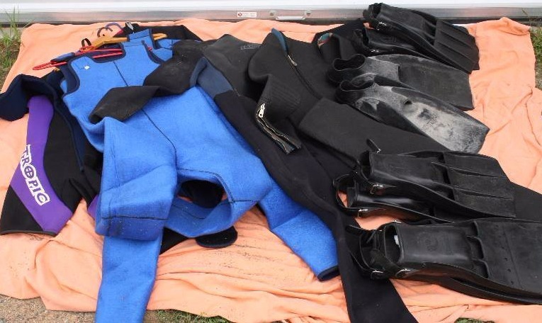 lot 123 image: Wet Suits and Flippers