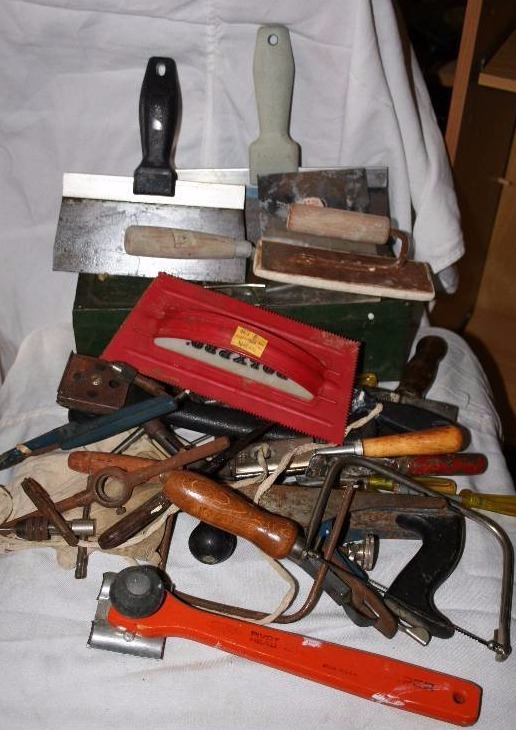 lot 126 image: Assorted Hand Tools