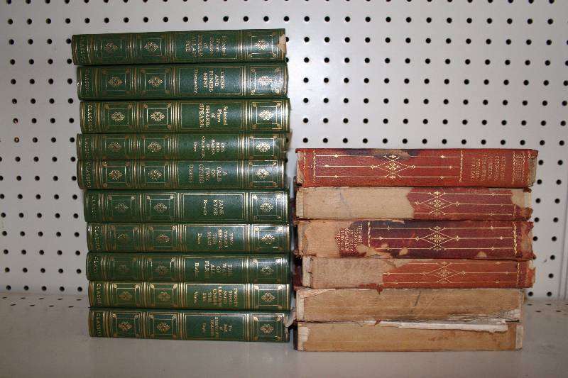 lot 131 image: AntiqueVintage Books