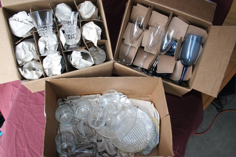 lot 159 image: Glassware