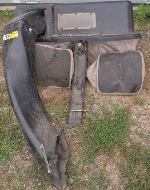 lot 163 image: John Deere Bagger Attachment