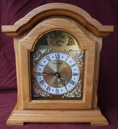 lot 169 image: Oak Mantle Clock