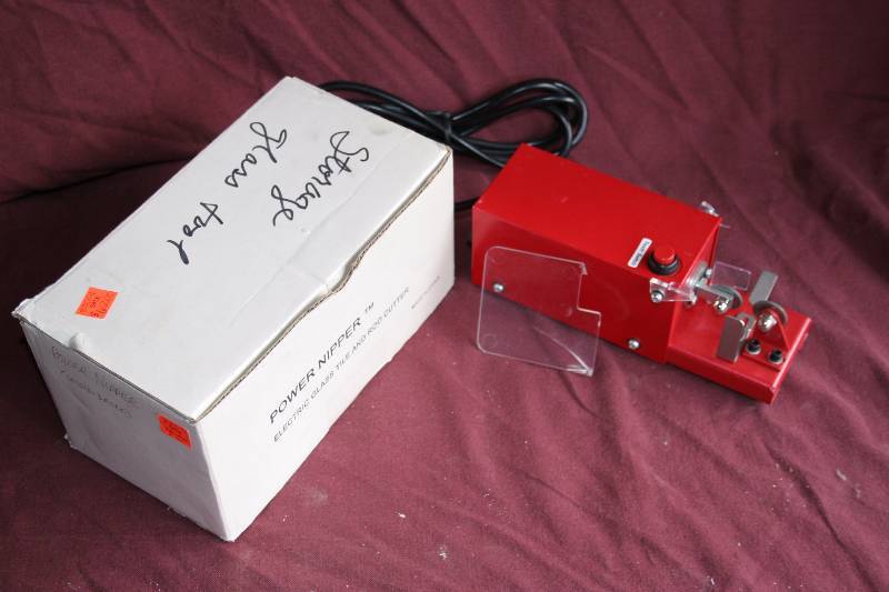 lot 182 image: Power Nipper