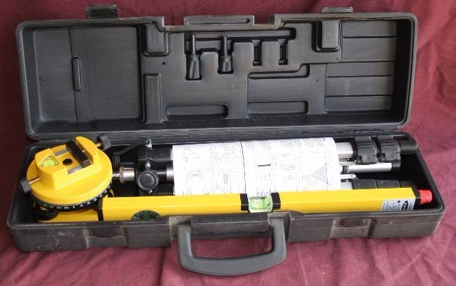 lot 220 image: Laser Level with Tripod