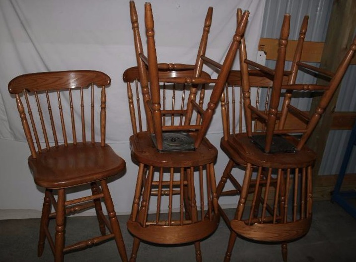 lot 233 image: Bar Stools