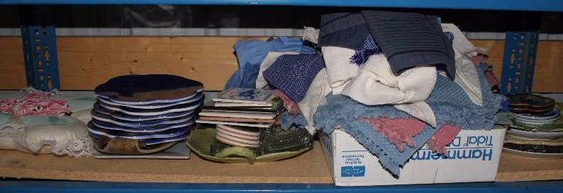 lot 240 image: Misc Dinnerware