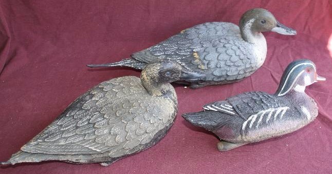 lot 246 image: Decoy Ducks