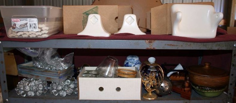 lot 264 image: Assorted Home Dcor