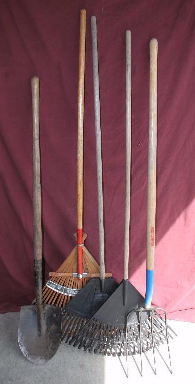 lot 281 image: Rakes and More