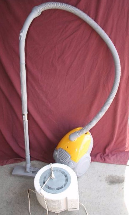 lot 290 image: Small Household Appliances