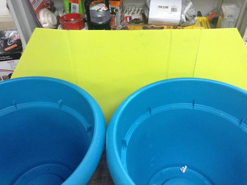 lot 78 image: Lot of 2 - Fiskars Ariana 20 Planters