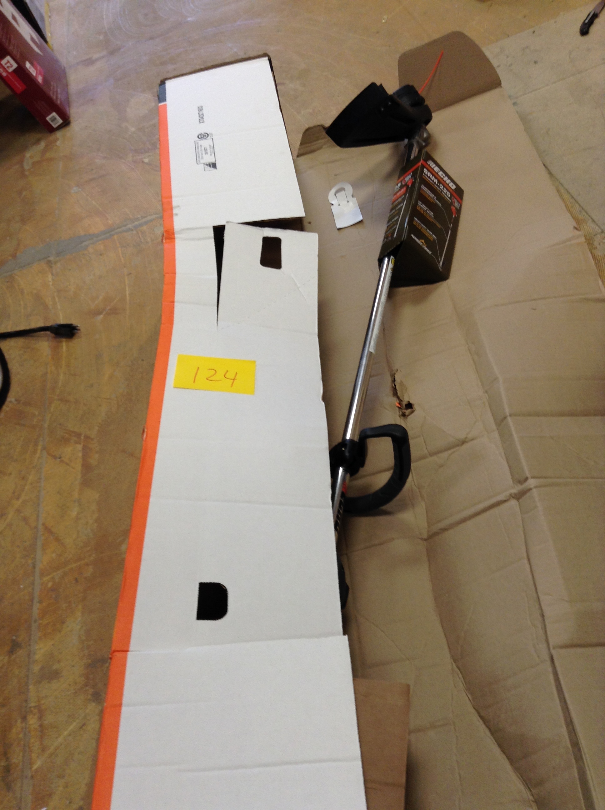 lot 124 image: ECHO 2 Cycle 21.2cc Straight Shaft Gas Trimmer