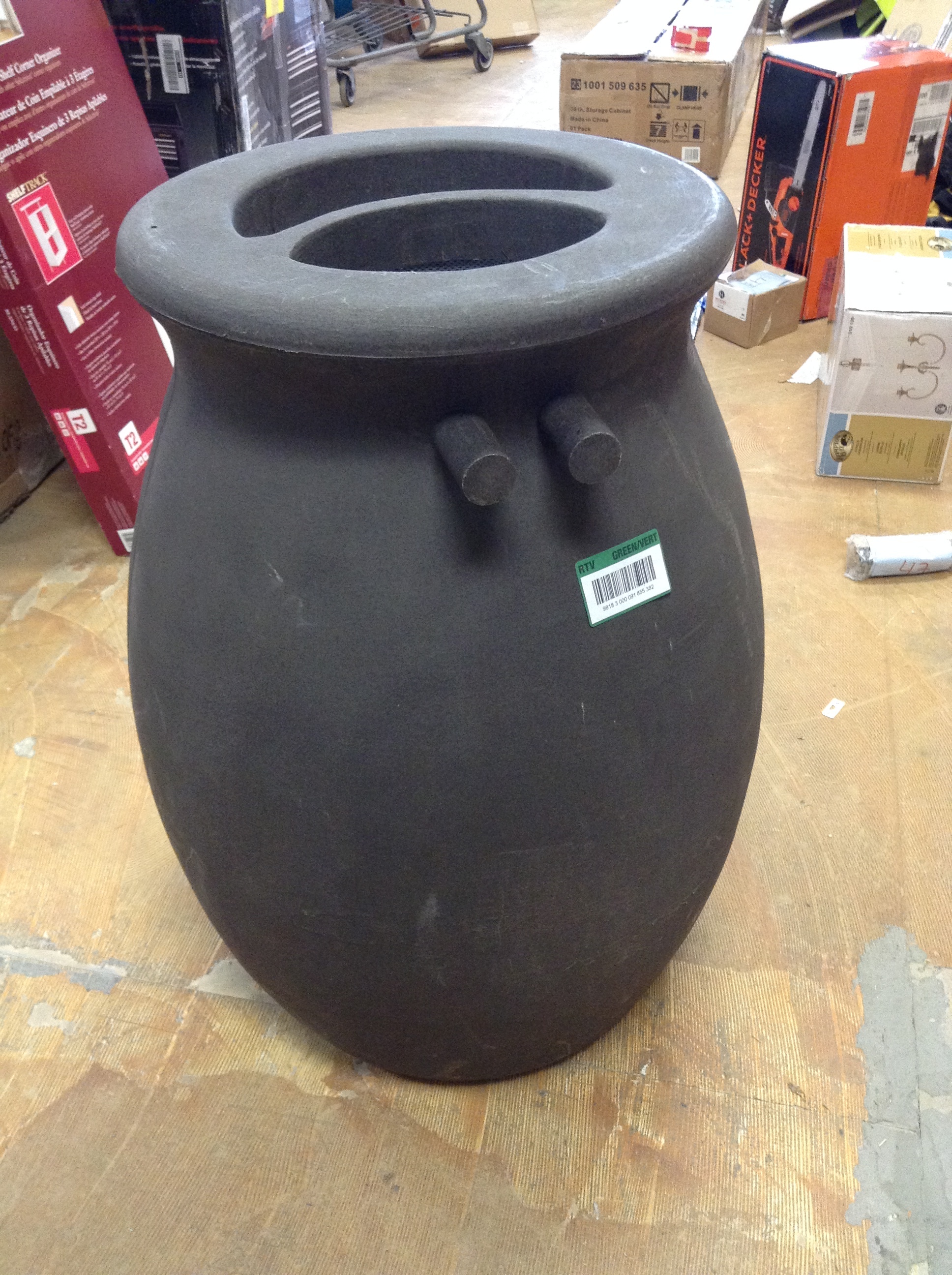 lot 129 image: Rain Barrel planter