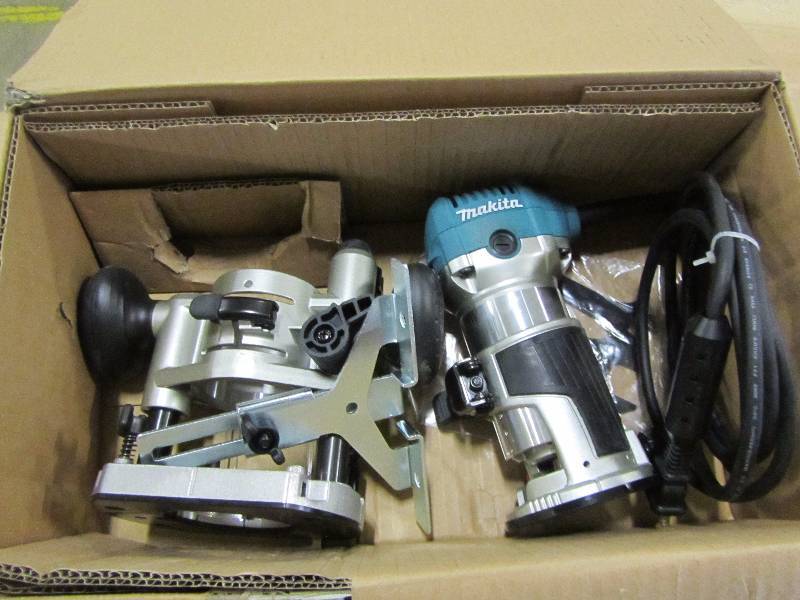 lot 11 image: Makita 1-14 HP Compact Router Kit