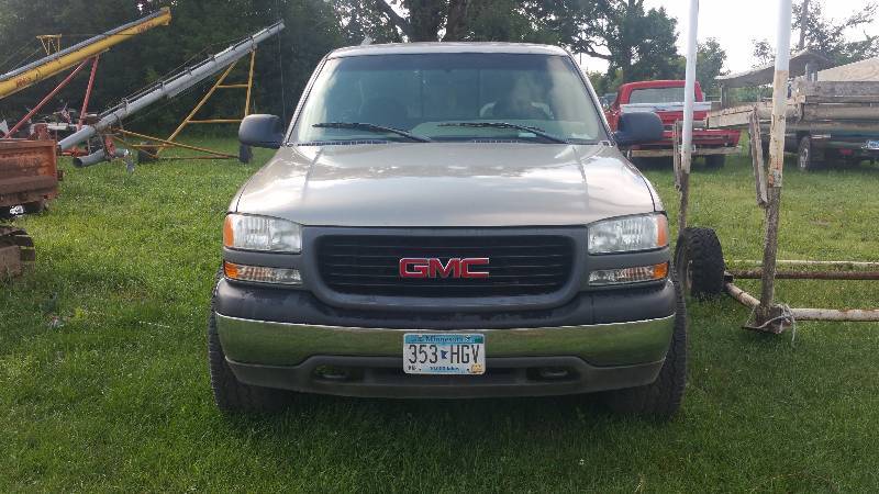 lot 1 image: 1999 GMC Sierra SL