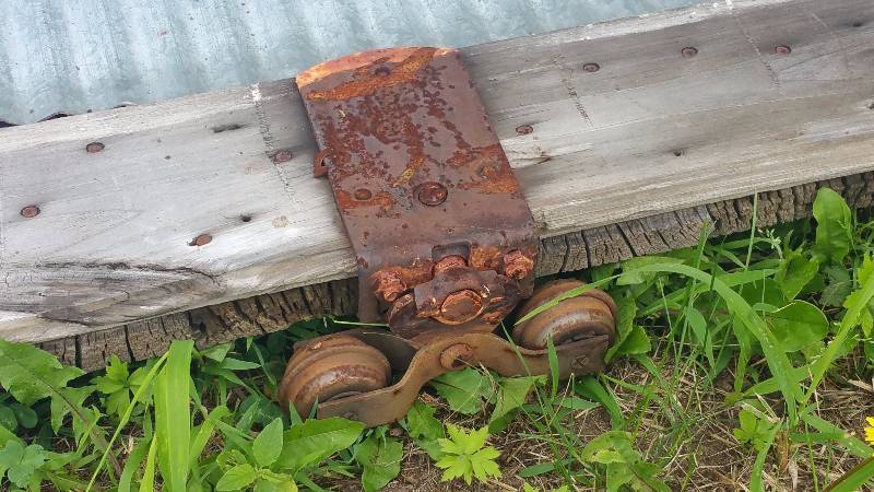 lot 7 image: Large Hanging Galvanized Steel & Wood Door