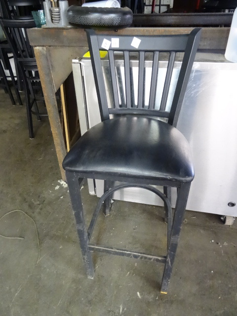 lot 4 image: Metal Framed Bar Stool