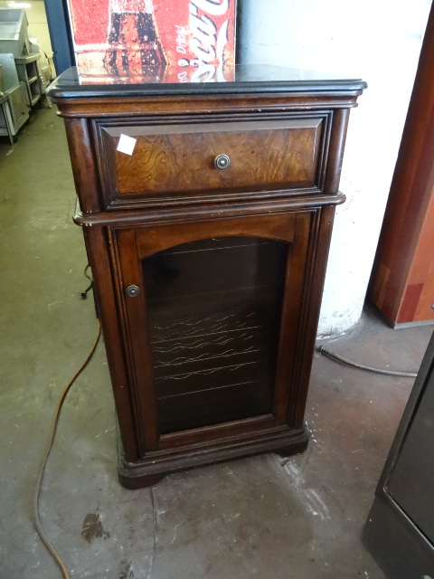 lot 18 image: Refrigerated Wine Cabinet