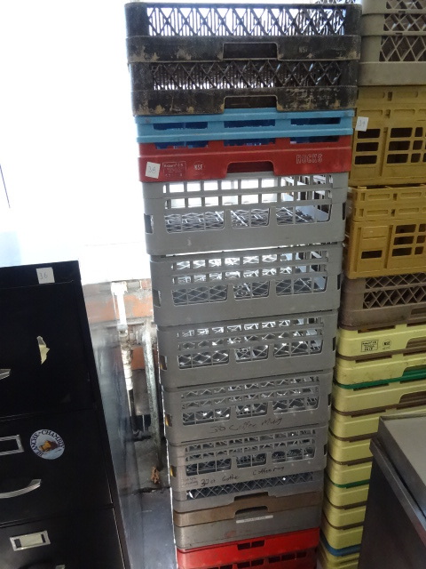 lot 38 image: 14 Dishwasher Racks