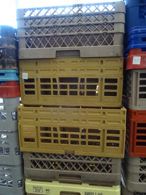 lot 39 image: 14 Dishwasher Racks