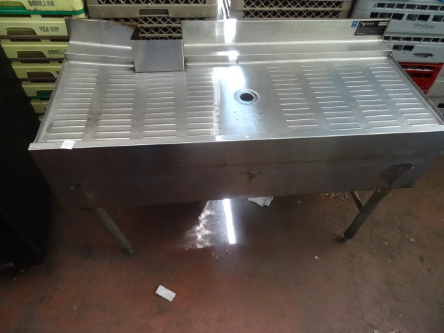 lot 45 image: Eagle Stainless Bar Glass Drying Station.