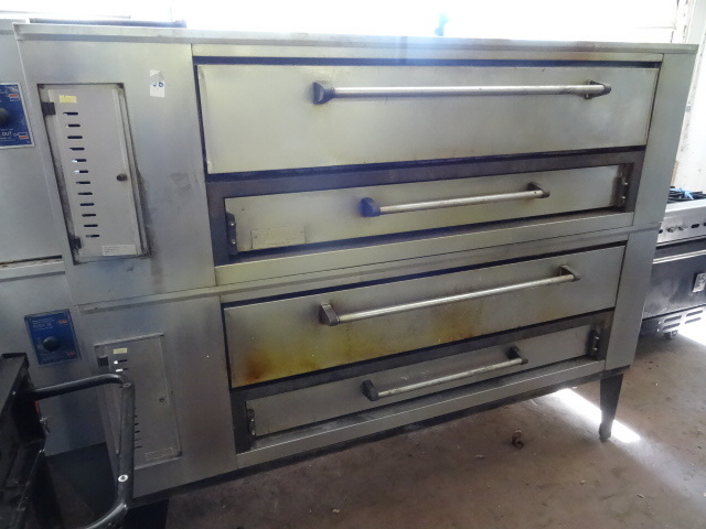 lot 48 image: Marsal Pizza Oven