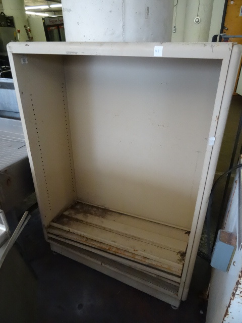 lot 49 image: Metal Bookcase With 3 Shelves