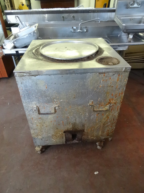 lot 54 image: Coal or wood fired Tandoori oven