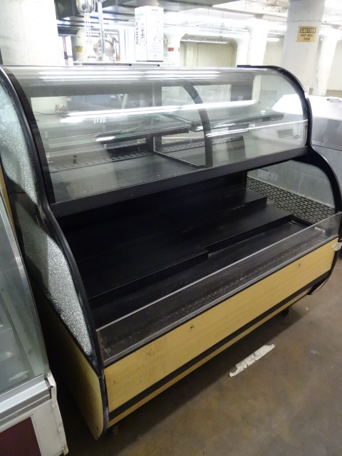 lot 73 image: Federal Reach In Display Refrigerated Case.