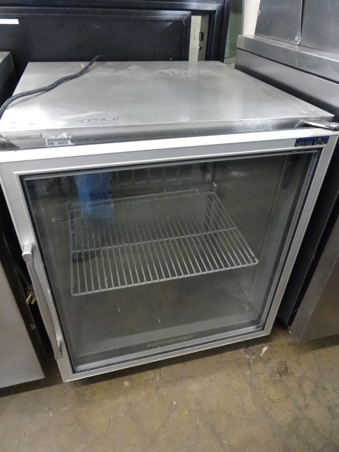 lot 76 image: Silver King Model SKF27 Refrigerator