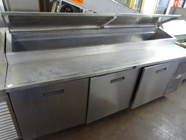 lot 79 image: Refrigerated Prep Station