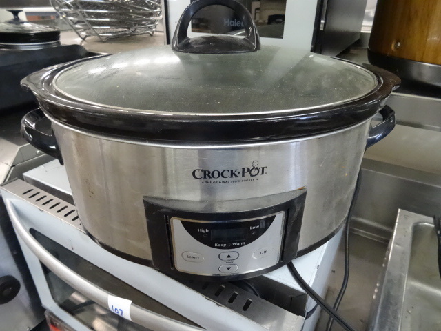 lot 111 image: Crock Pot Slow Cooker