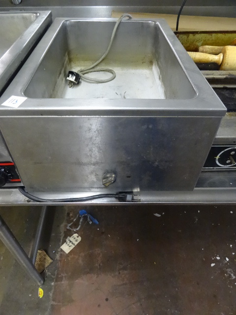 lot 113 image: Full Size Electric Food Warmer