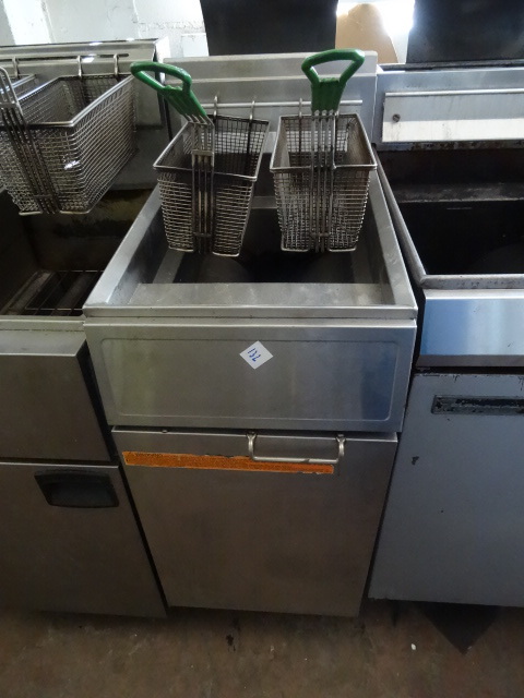 lot 132 image: Fry Master Natural Gas Deep Fryer
