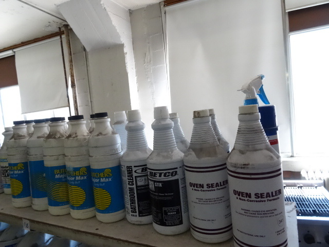 lot 135 image: Shelf Of Misc Commercial Cleaning Chemicals