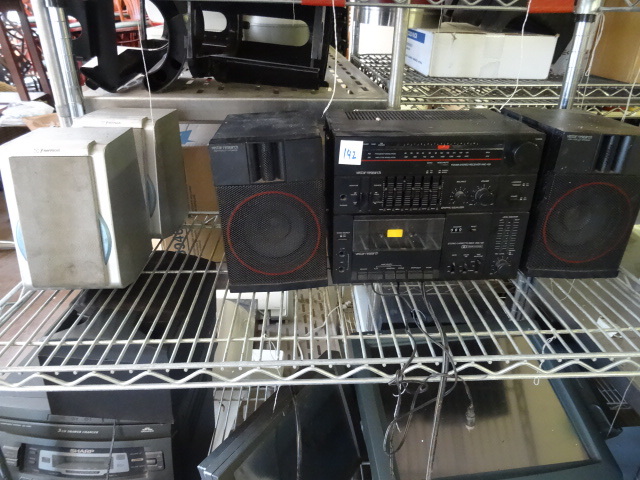 lot 142 image: Vector Research Radio