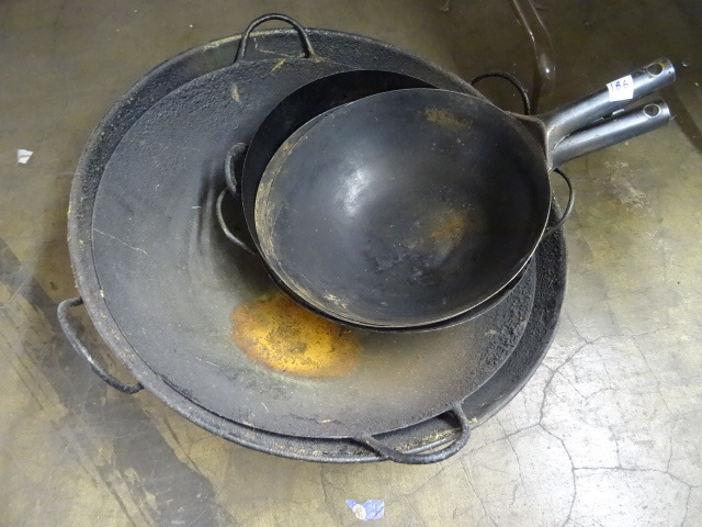 lot 186 image: Misc Wok Pans