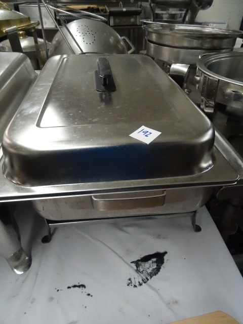 lot 192 image: Full Size Chaffing Pan