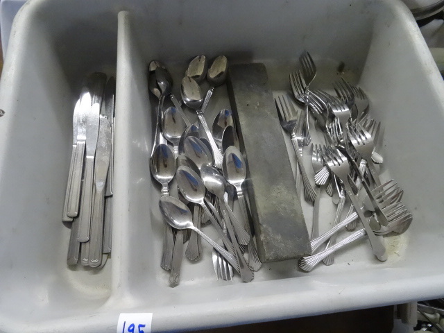 lot 195 image: Misc Silverware