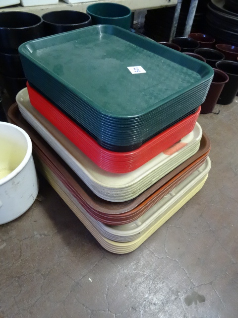 lot 225 image: Misc Cafeteria Trays