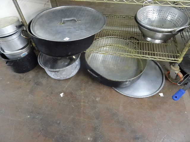 lot 244 image: Misc Cook Pots And Roasting Pans