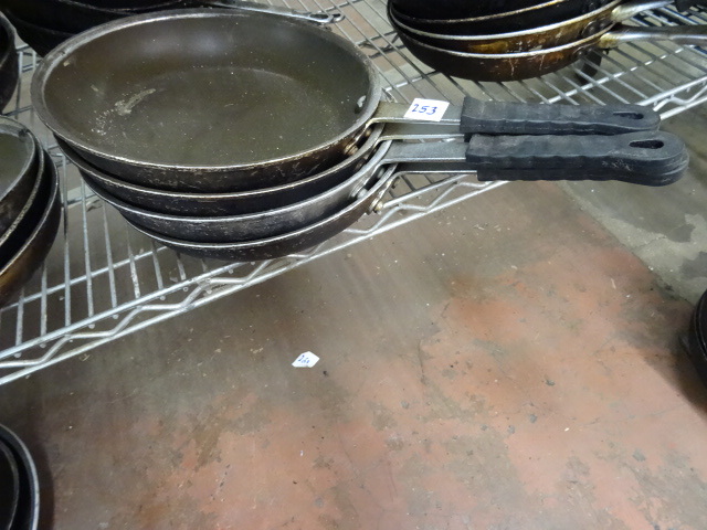 lot 253 image: 10 Sautee Pans