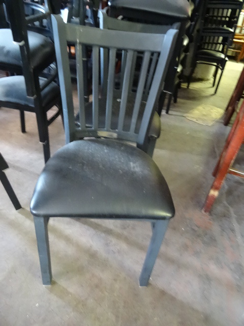 lot 274 image: 10 Metal Framed , Cushioned  Chairs