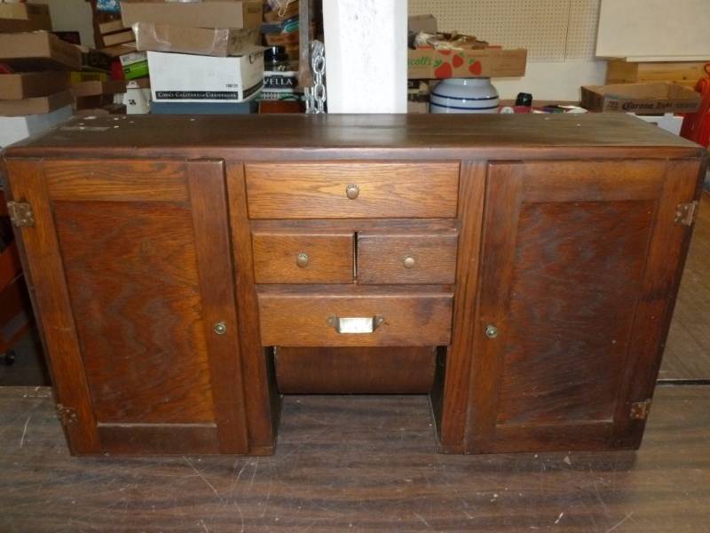 lot 1 image: Vintage Hoosier Cabinet Top