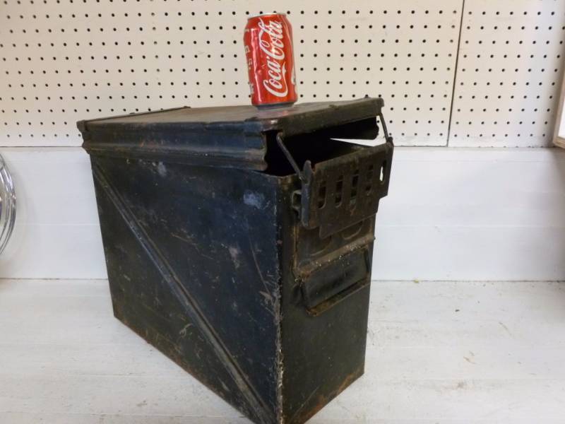 lot 13 image: Vintage Ammo Box