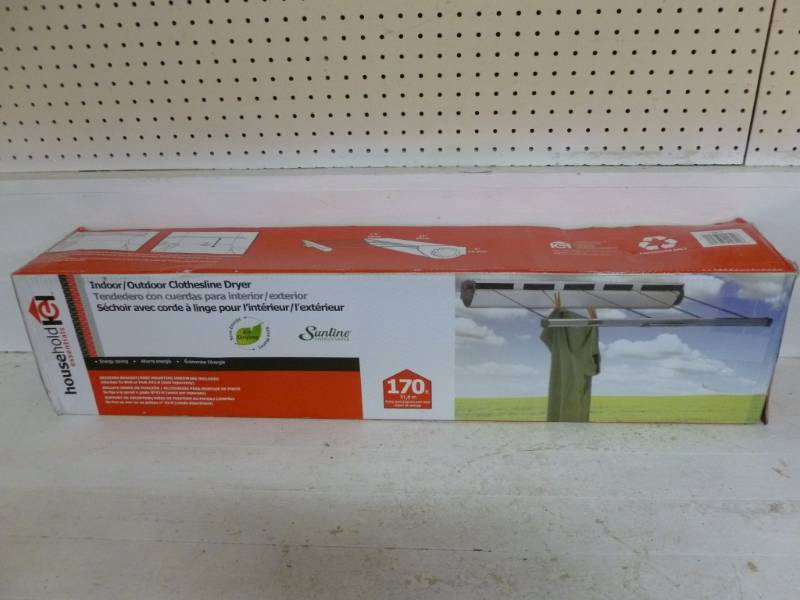 lot 17 image: Retractable Clothesline