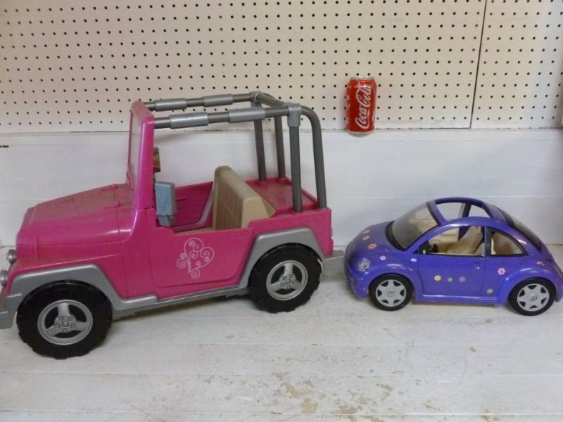 lot 19 image: Doll Cars