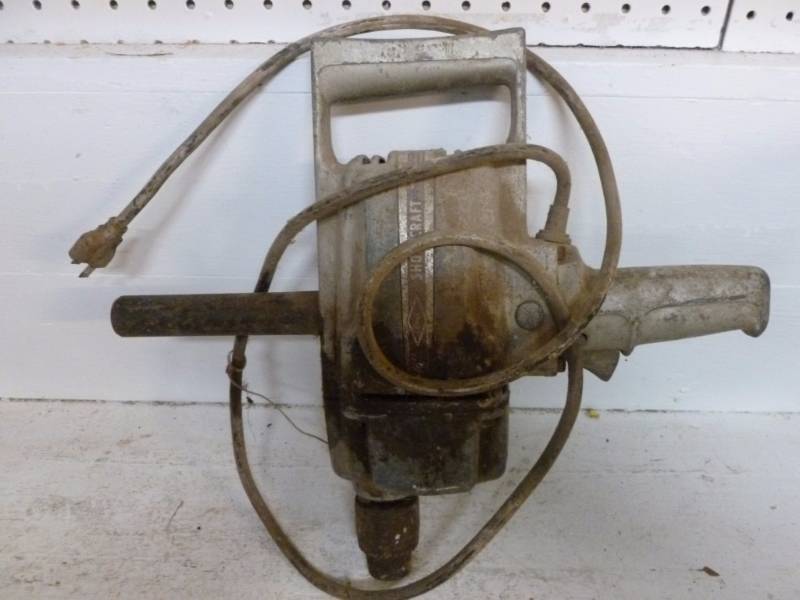 lot 21 image: Electric Drill