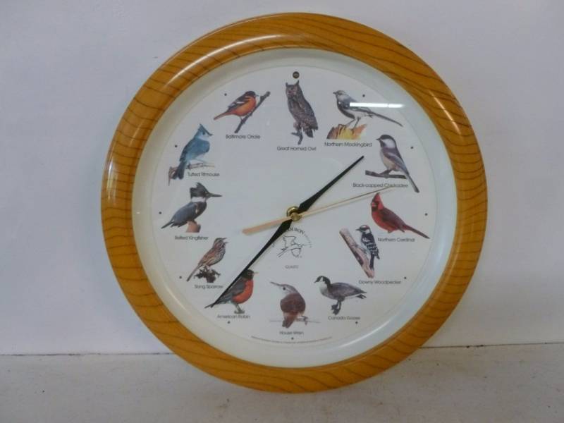 lot 33 image: Bird Clock