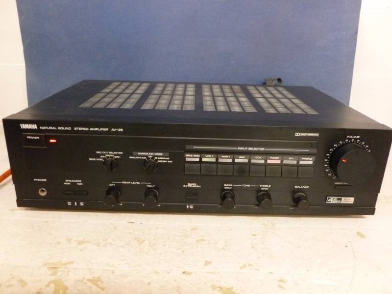 lot 52 image: Yamaha Amp